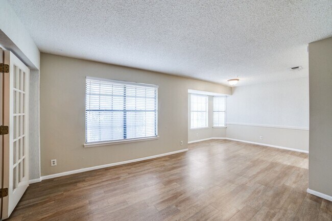 Foto del edificio - Thousand Oaks neighborhood! Over 1800 sqft!