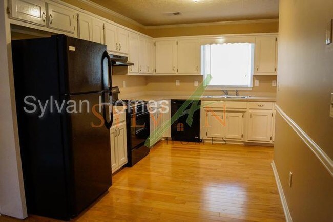 Foto del edificio - 2340 Huntington Dr