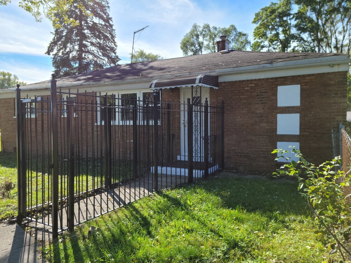 Primary Photo - 900 W Vermont St