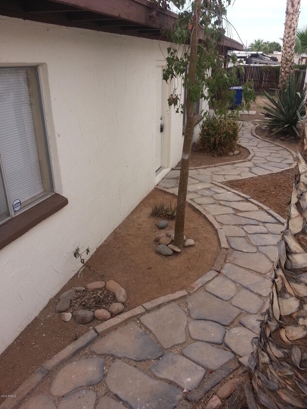 Primary Photo - 326 W La Jolla Dr