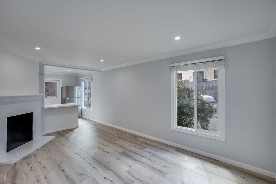 Primary Photo - Remodeled 1 bedroom/1 bath apartment with ...