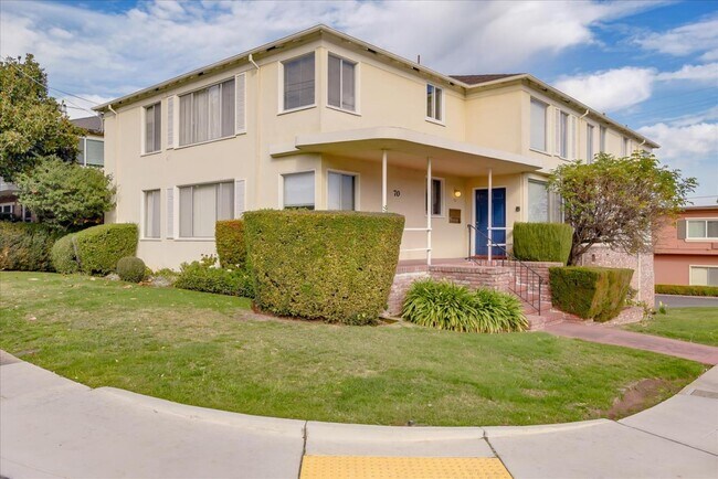 Building Photo - 70 41st Ave