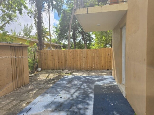 Foto del edificio - 2835 NW 22nd Ave