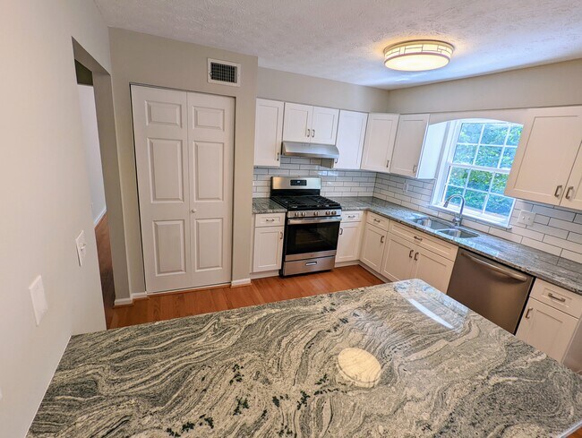 Foto del edificio - 3554 Corners Way NW