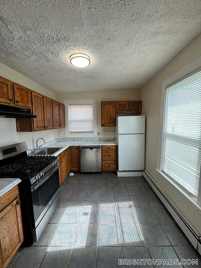 Building Photo - 42 Winship St