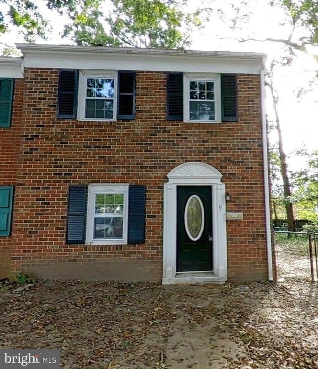 Building Photo - 9 Farrell Ln