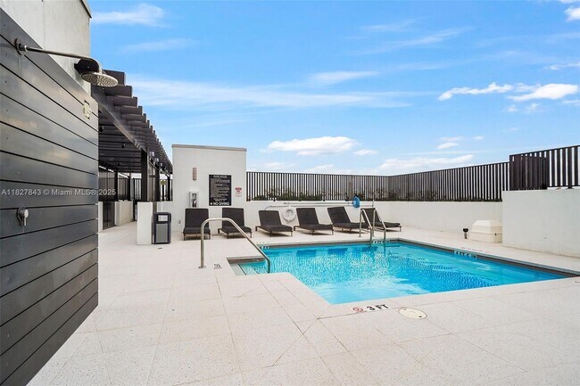 Foto del edificio - Ten30