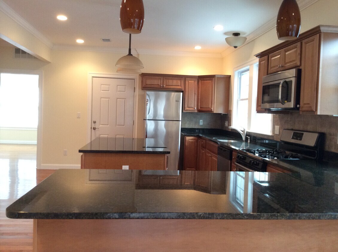 Foto principal - 222 Winchester St