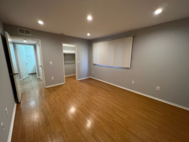 Foto del edificio - 706 E Maple St