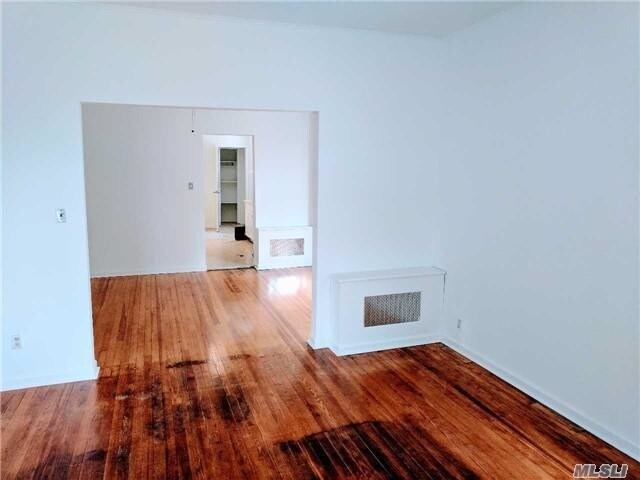 Foto del edificio - 7240 Myrtle Ave