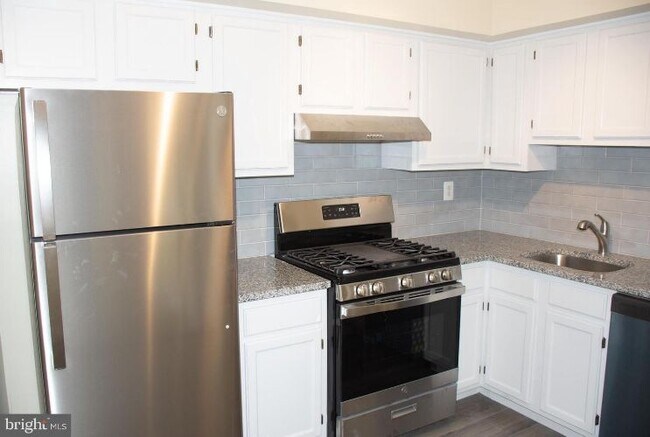 Building Photo - 107 Delamere Dr