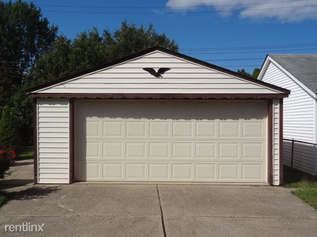 Building Photo - 3 br, 1 bath House - 27858 Maplewood St