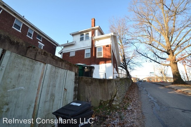 Building Photo - 3 br, 1 bath House - 2384 Harrison Ave