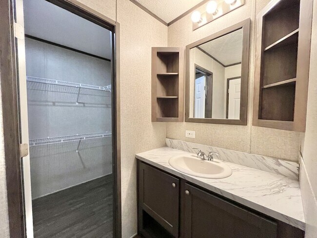 Foto del edificio - 3701 2nd St