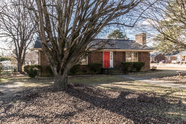 Foto del edificio - 2114 Silver Leaf Rd SW