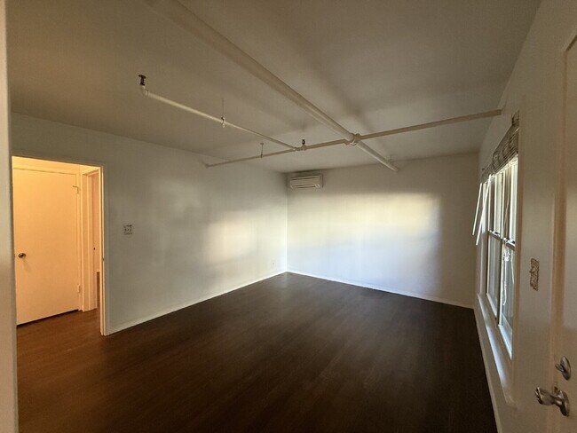 Foto del edificio - Charming 1-bed 1-bath apartment in Midtown!