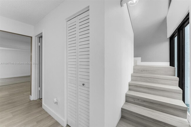Building Photo - 6608 SW 114th Ave