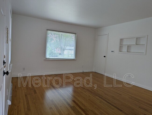 Building Photo - 2711 Canterbury Ln
