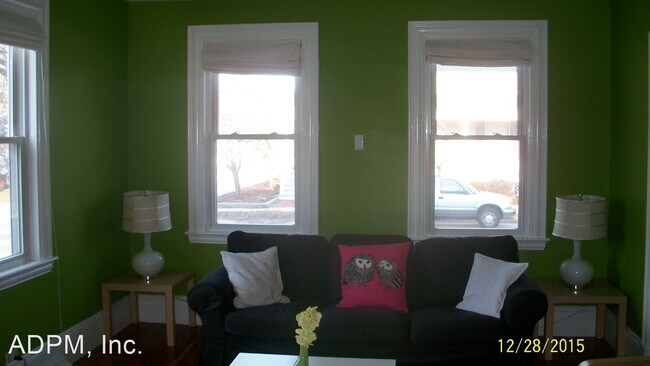 Building Photo - 3 br, 1.5 bath House - 10 Elmwood St.