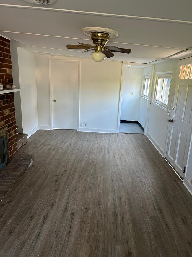 Foto del edificio - 4127 Hickory Rd