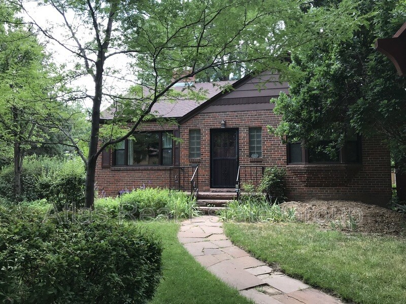 Foto principal - 2233 S St Paul St