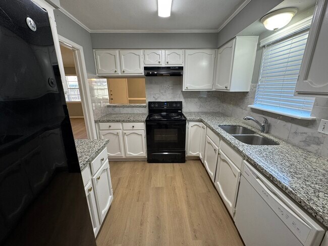 Foto del edificio - 7231 Daylight Ln