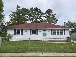Building Photo - 212 Eagon Ave