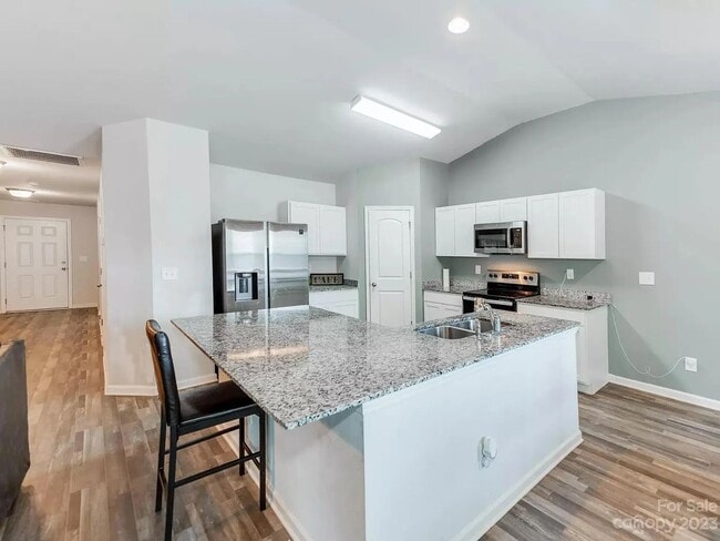 Building Photo - 1016 Amberlight Circle