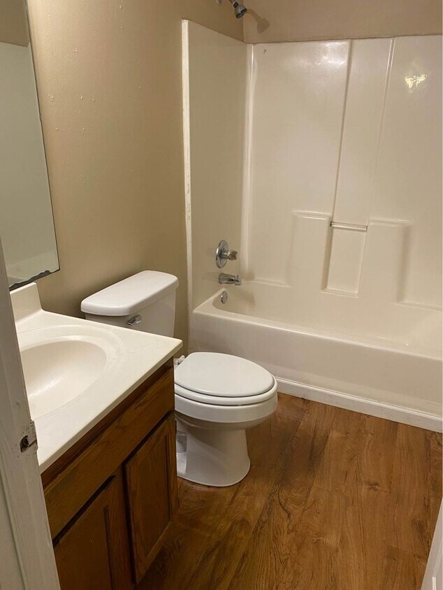 Building Photo - 186 S Killarney Ln