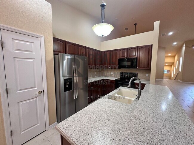 Foto del edificio - 13911 Lake Mahogany Blvd