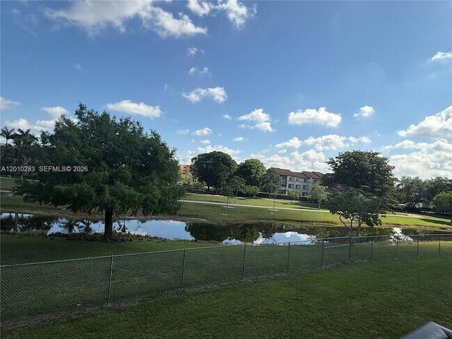 Foto del edificio - 7195 NW 179th St