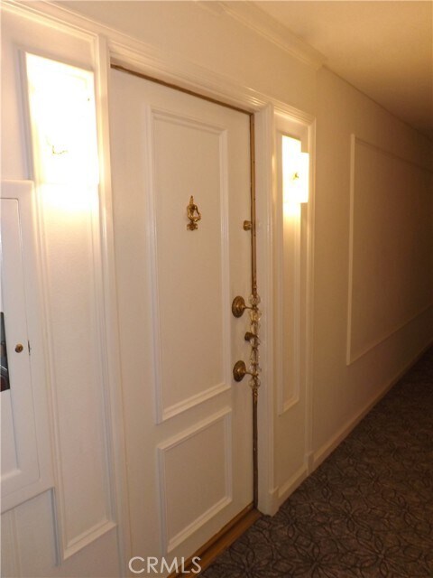 Foto del edificio - 100 Scholz Plaza