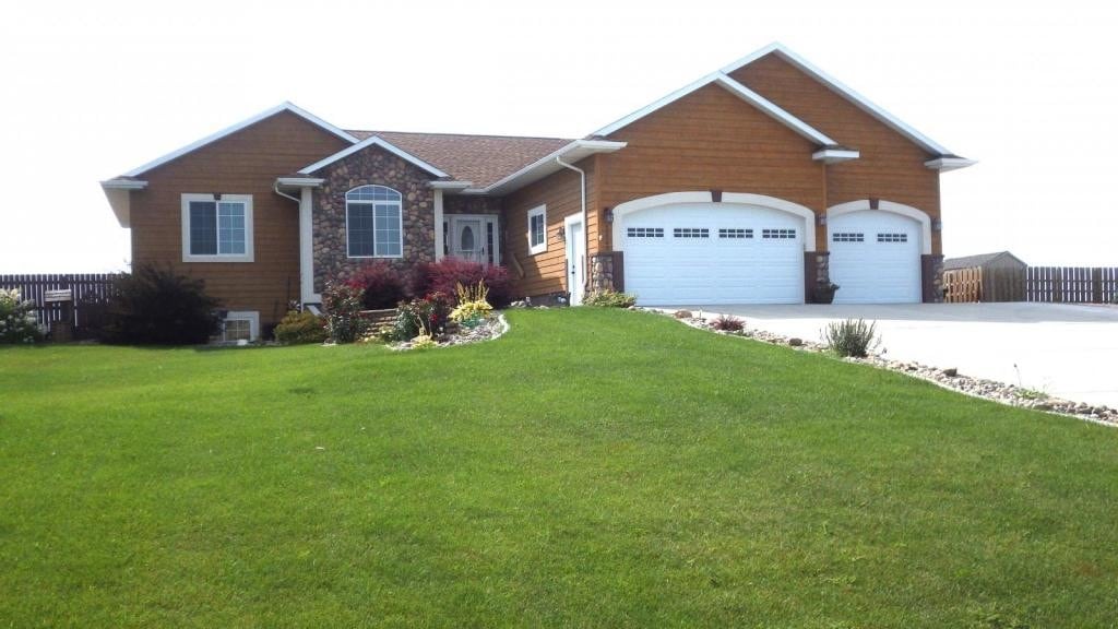 22743 Pickarts Lane House for Rent in Box Elder, SD