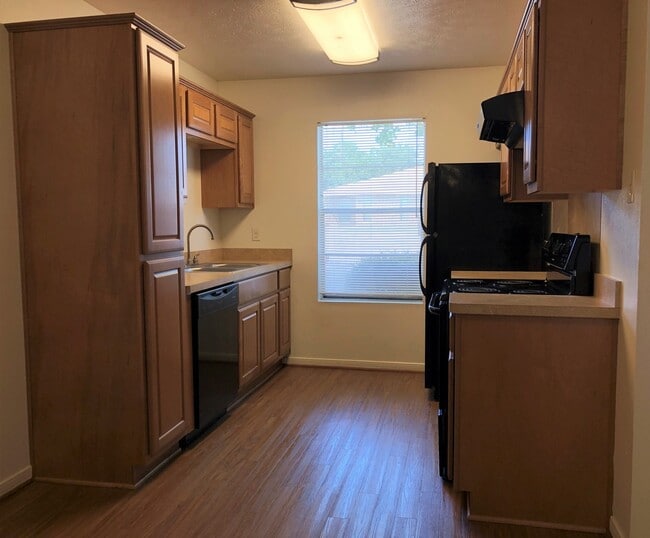 Foto del edificio - Pre-Lease Opportunity: 2 Bedroom, 2 Bathroom Duplex