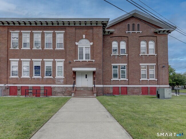 Building Photo - 111 Franklin Square