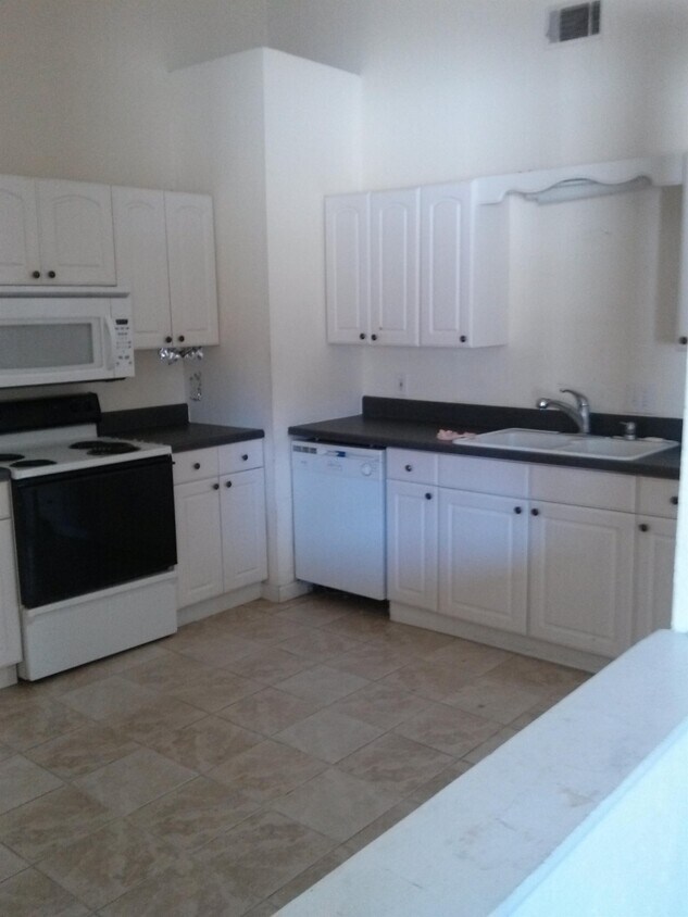 Building Photo - 212 Auburnleaf Dr