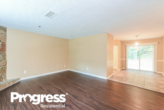 Building Photo - 851 Forest Path