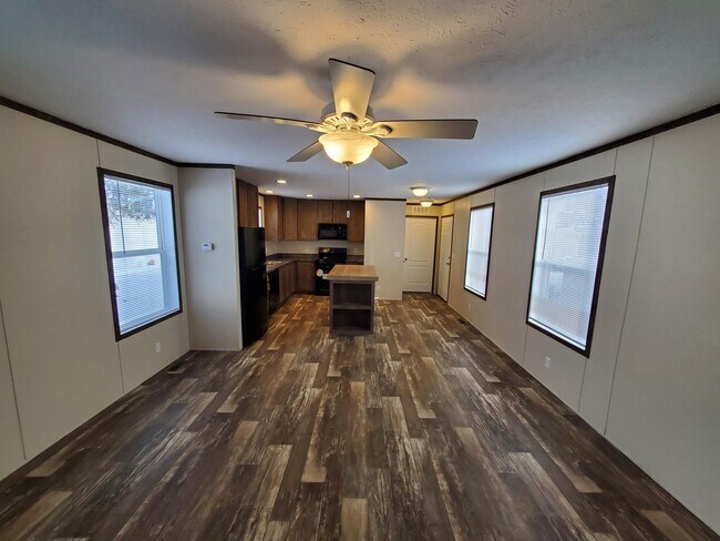 Building Photo - 35 Sparrow Hill Dr