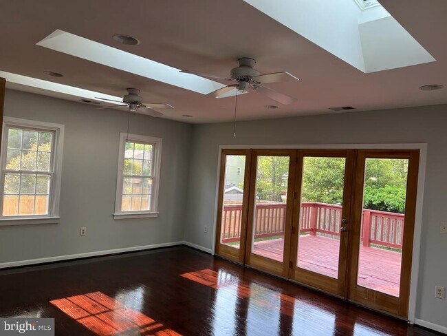 Building Photo - 2415 Cavendish Dr