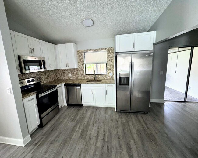 Foto del edificio - 14587 Wood Pine Dr