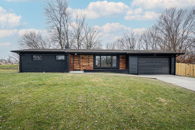 Foto del edificio - 5850 Devington Cir