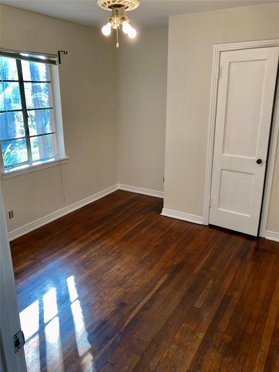 Foto del edificio - 2705 1/2 Bammel Ln