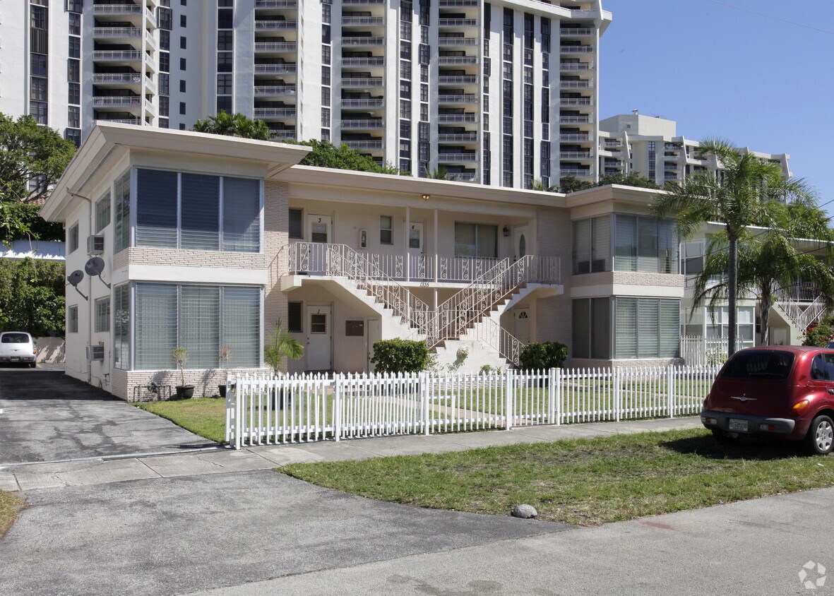 1335 NE 105th St, Miami Shores, FL 33138 Apartments in Miami Shores