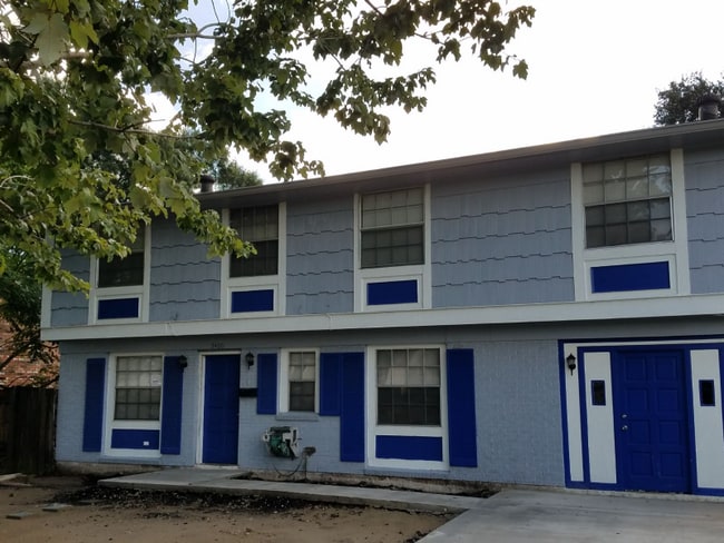 Building Photo - 3406 E Louisiana State Dr