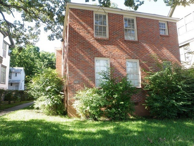 Building Photo - 1004 Kavanaugh Blvd
