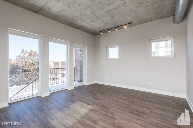 Building Photo - 3700 N Broadway