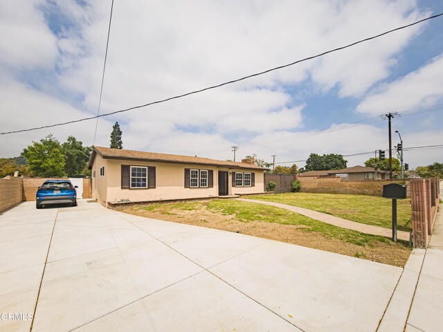 Building Photo - 861 E Juanita Ave