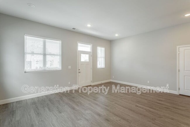 Building Photo - 549 Strong Ave