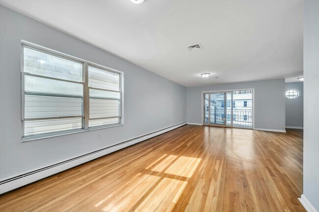 Building Photo - 62 70th St