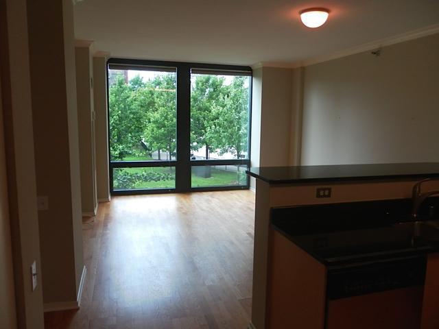 Building Photo - 600 N Kingsbury St